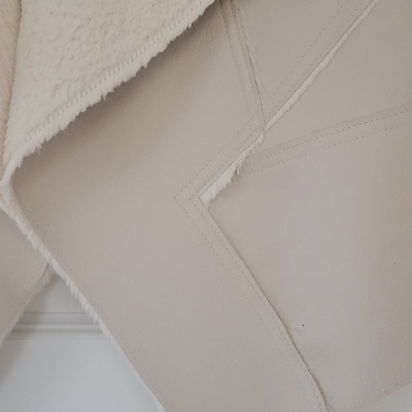 Chelsea & Violet faux fur and faux leather vest - Picture 4 of 5